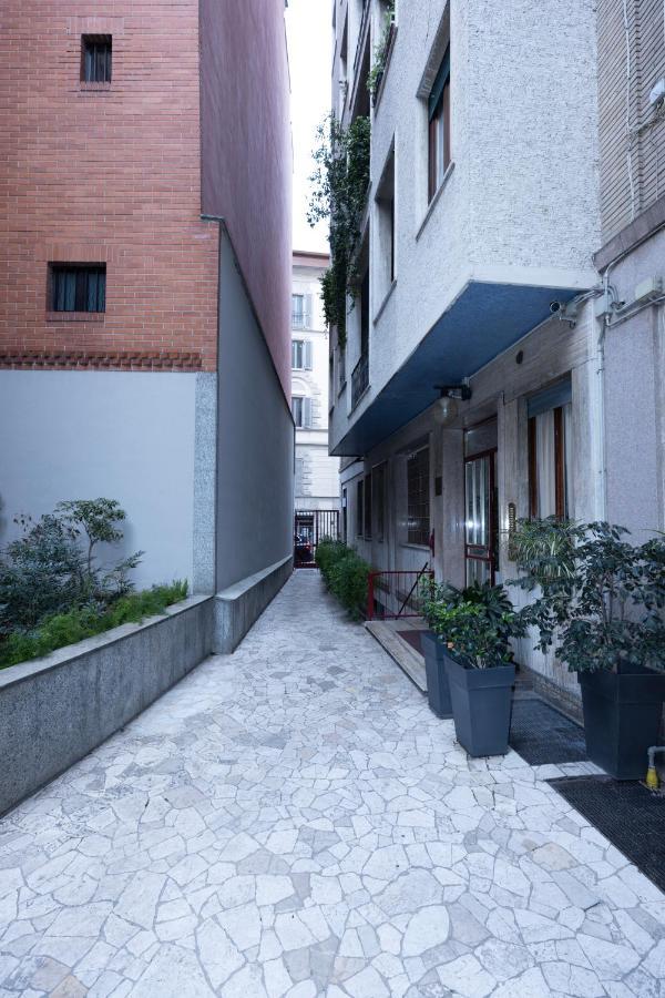 Milan Flat 5 Min From Duomo With Park For Small Cars Εξωτερικό φωτογραφία